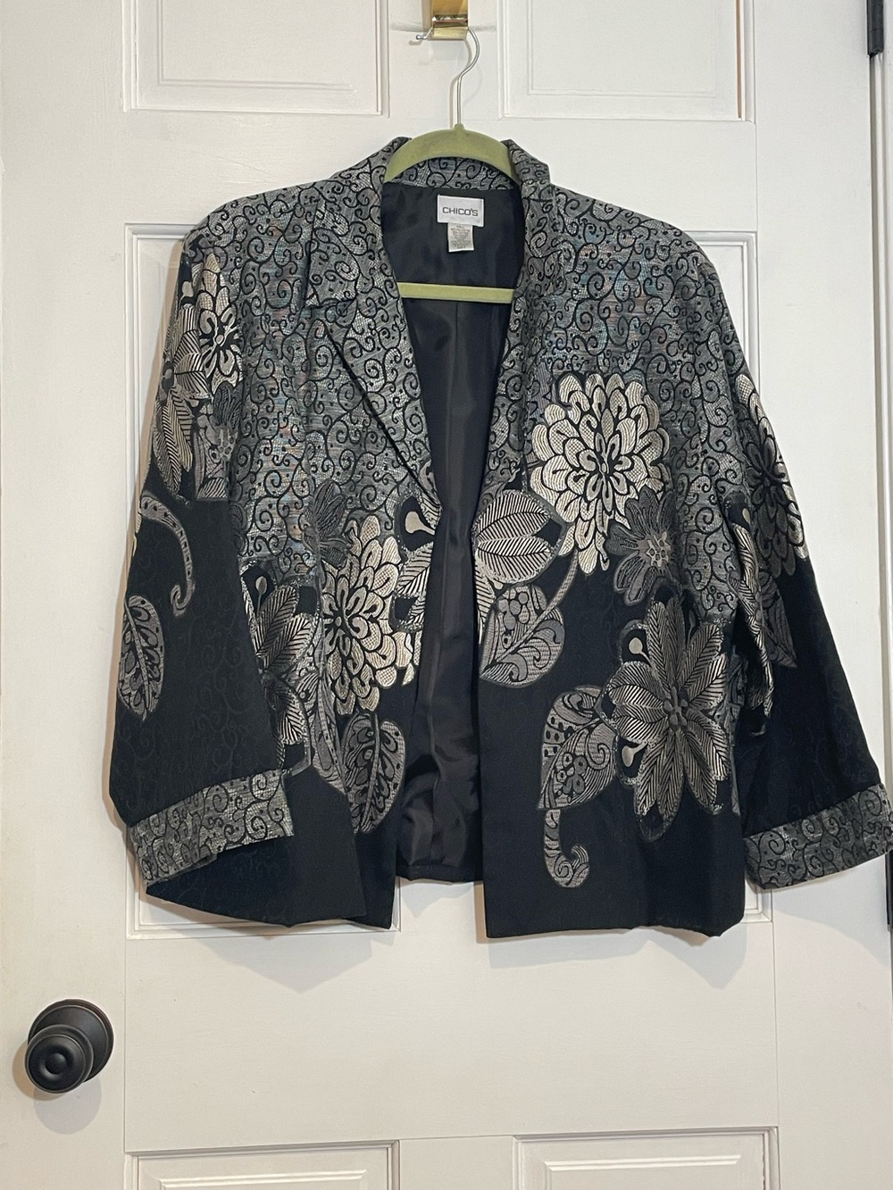 Chico’s Size 3 16 XL Floral Jacket Black Gray Metallic Open Front Art to Wear